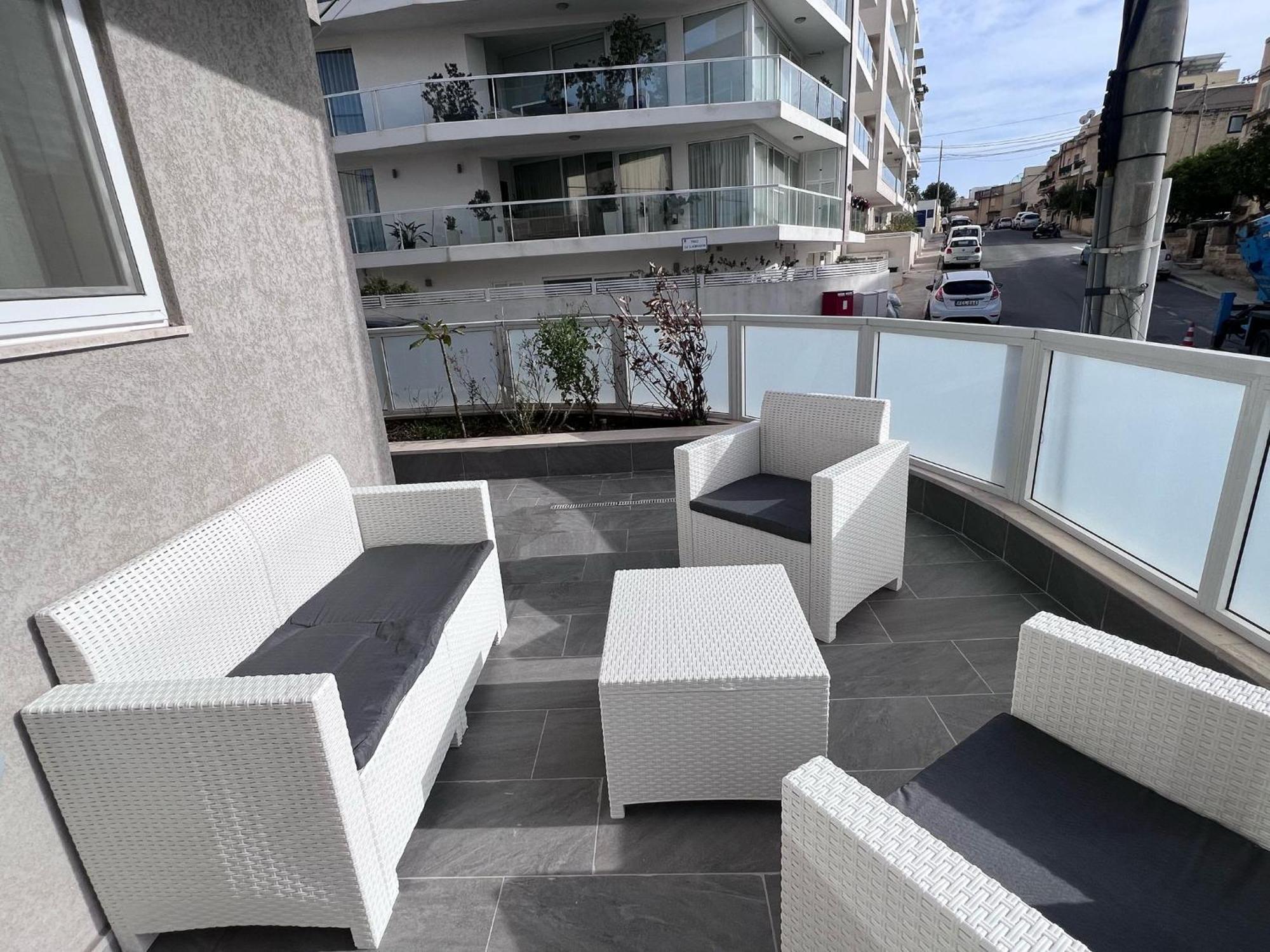 Modern Maisonette In Swieqi - 2 Bedrooms Apartment Saint Julian's